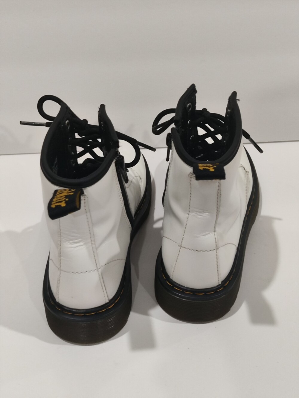 Doc Martens  1460 J White Boots Kid's Size 1 (US) Shoes Air Wair - Picture 3 of 7